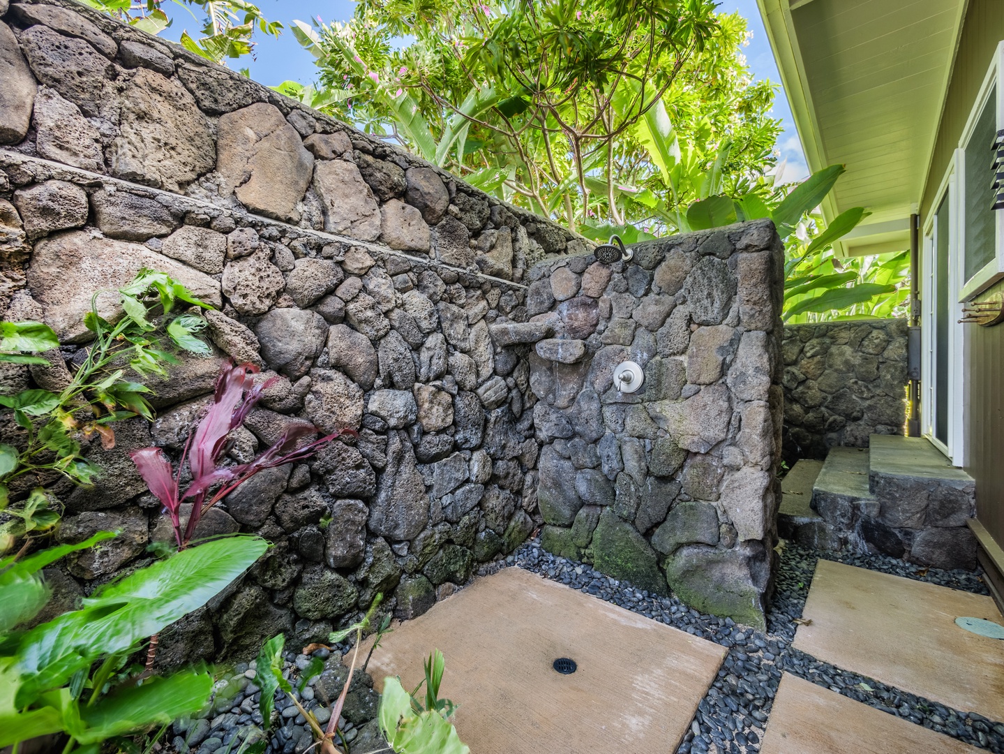 Haleiwa Vacation Rentals, Sunset Point Hawaiian Beachfront** - Hot outdoor walk-in shower.