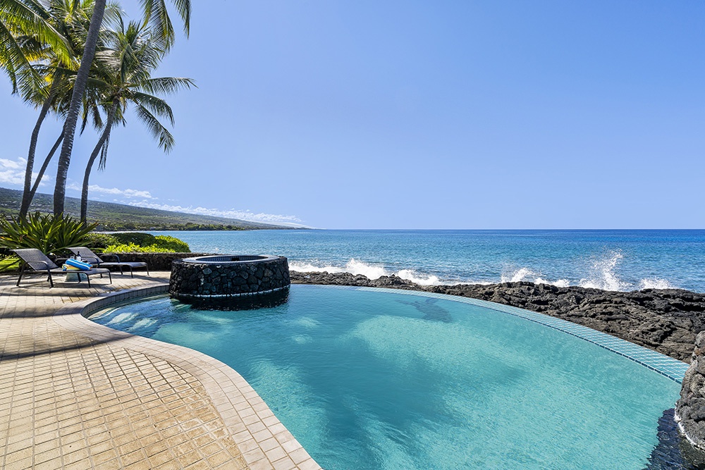 Kailua Kona Vacation Rentals, Ali'i Point #9 - Whether you plan to exercise or lounge around this is the place to be!