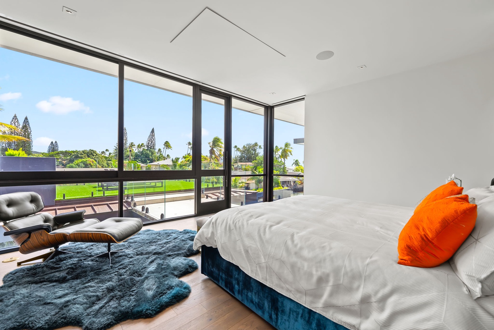 Honolulu Vacation Rentals, Ocean Villa 3 Bedroom - Wake up to lush palm views through expansive corner windows.