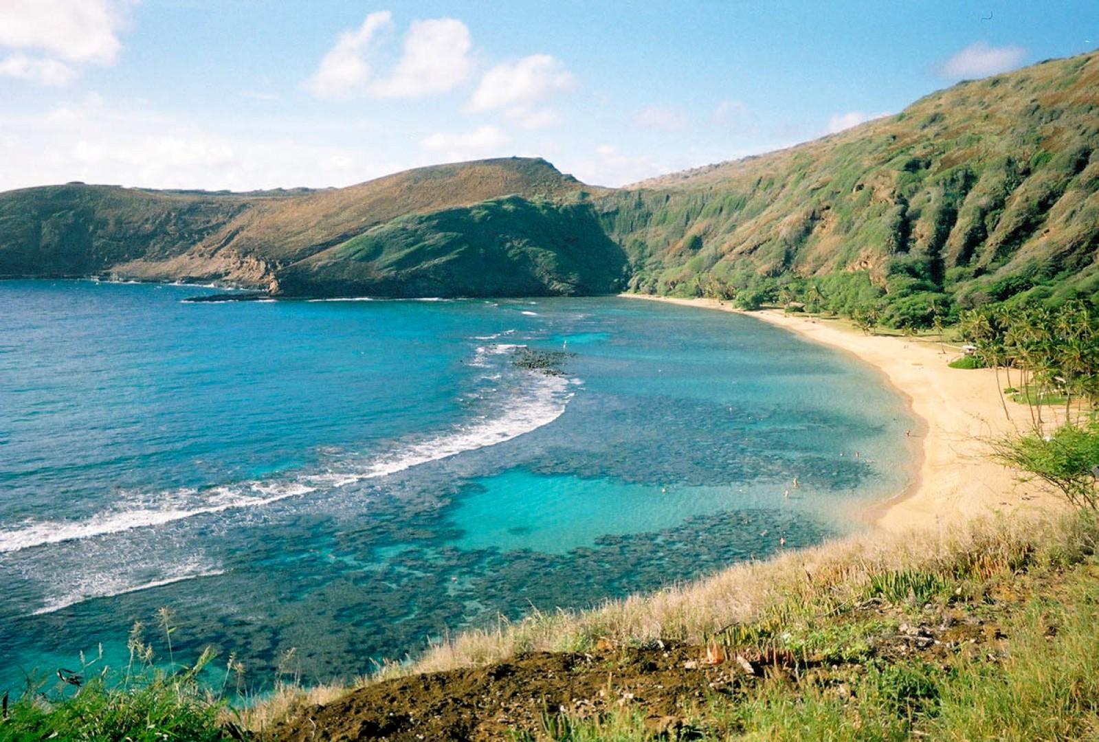 Honolulu Vacation Rentals, Casa de Makalei - Beaches like world-famous Hanauma Bay are only a short drive away!