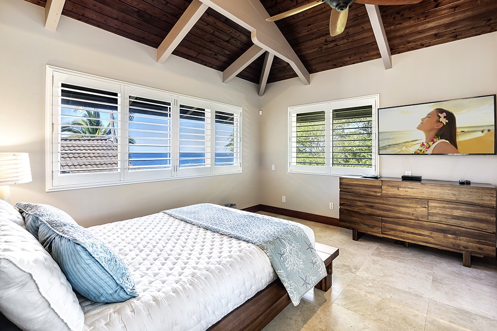 Kailua Kona Vacation Rentals, Ali'i Point #9 - Guest bedroom with Queen bed, A/C, TV, and Ocean views
