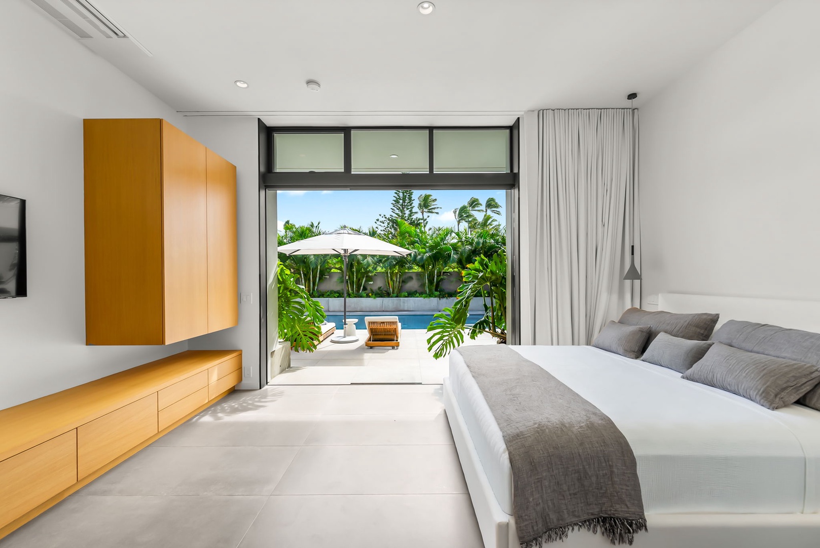 Kailua Vacation Rentals, Kailua Beach Escape - A quiet and comfortable retreat where mornings begin with sunshine and tropical scenery.