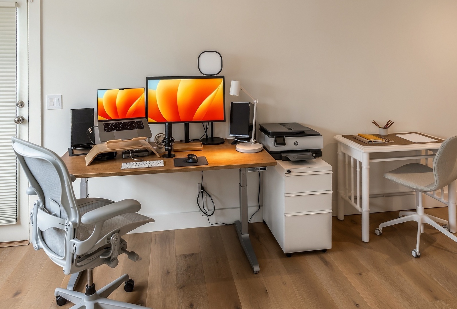 Kailua Vacation Rentals, Lanikai Ola Nani - A true executive work-from-home suite: high-speed fiber internet, a stand-up desk with a 4K monitor, Bowers & Wilkins speakers, a microphone, and a printer and scanner. Every call, deadline, and deliverable is handled from paradise.