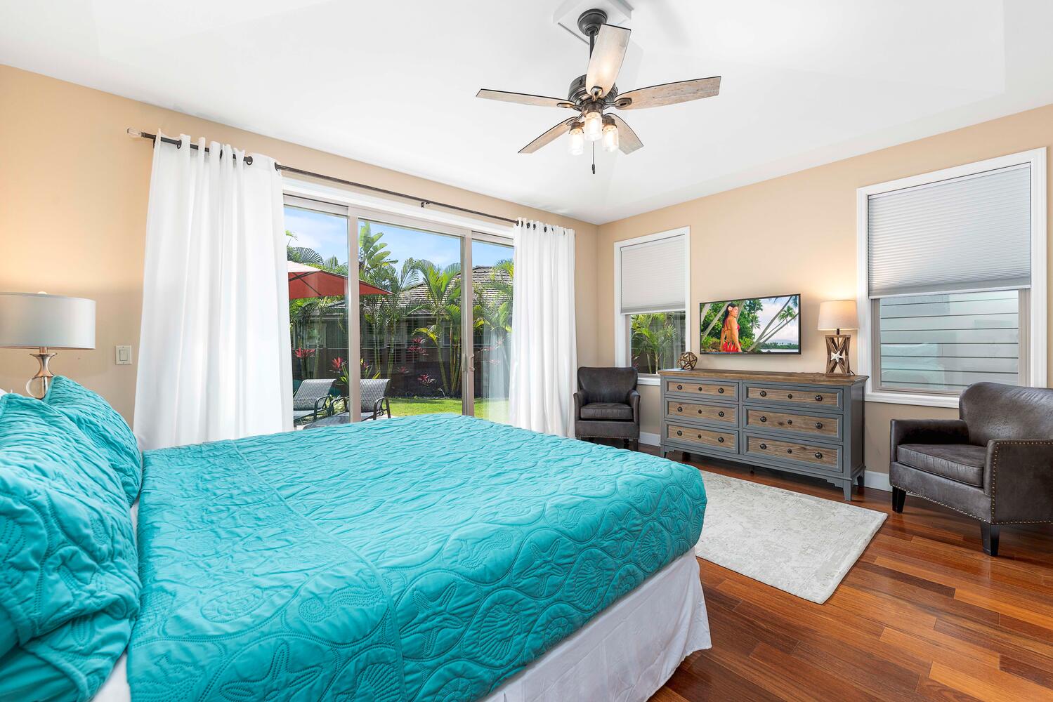 Kailua Kona Vacation Rentals, Holua Kai #32 - The primary suite has smart TV for you not to miss your favorite show