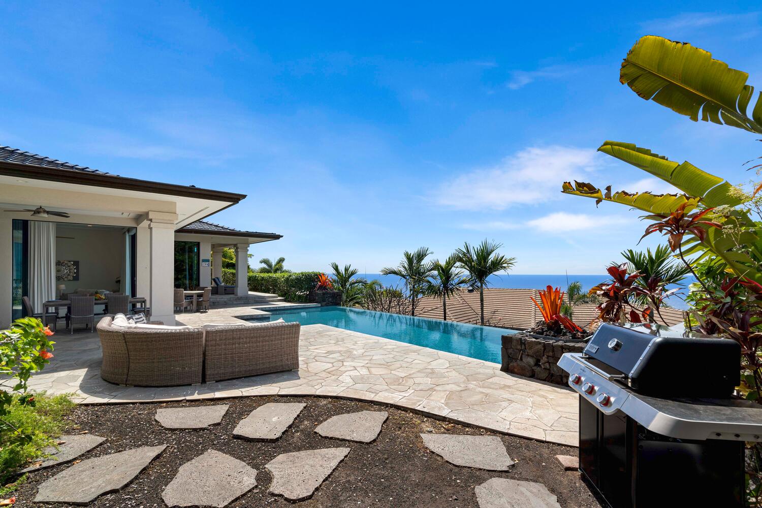Kailua Kona Vacation Rentals, Blue Hawaii - Gourmet BBQ with all the bells and whistles!
