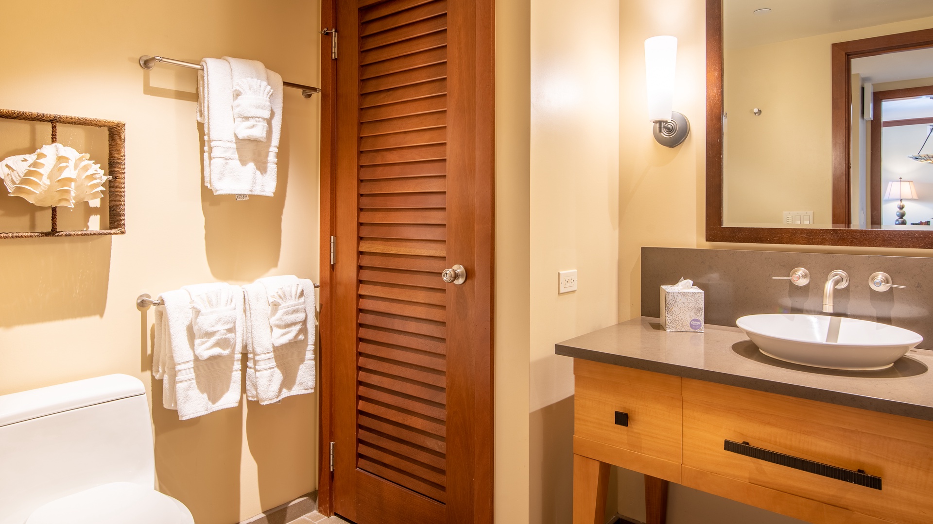 Kapolei Vacation Rentals, Ko Olina Beach Villas B602 - The second bathroom is generously appointed.