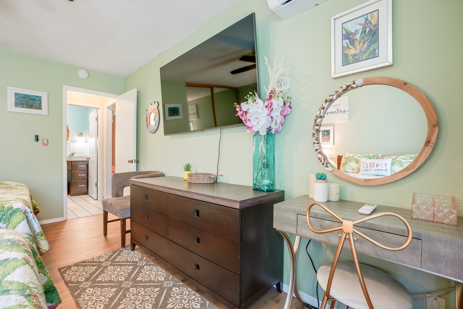 Kapaa Vacation Rentals, Nani Hale - Get ready for the day or take a video call at the convenient vanity-style desk, accented by coastal decor.
