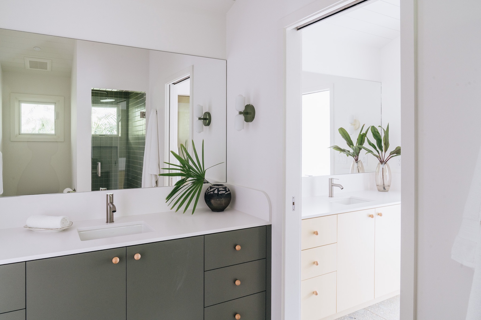 Honolulu Vacation Rentals, Surfside Bungalow** - Thoughtfully designed with contemporary finishes and plenty of space for your daily routine.