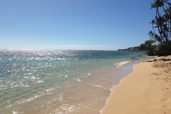 Honolulu Vacation Rentals, Ho'okipa Villa - Enjoy the golden sands and clear waters of scenic Kahala Beach.