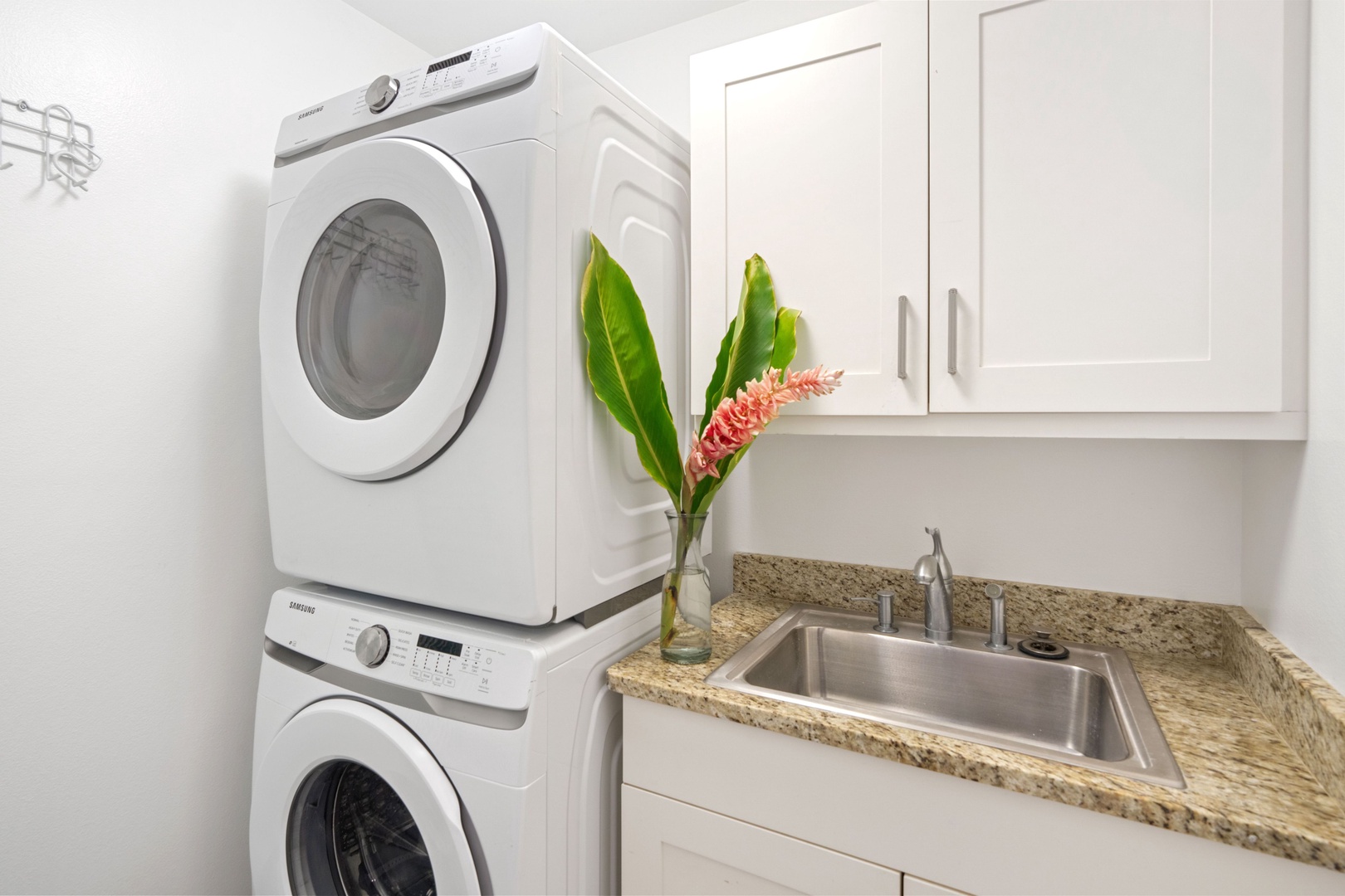 Princeville Vacation Rentals, Tropical Elegance - Laundry area with a washer/dryer