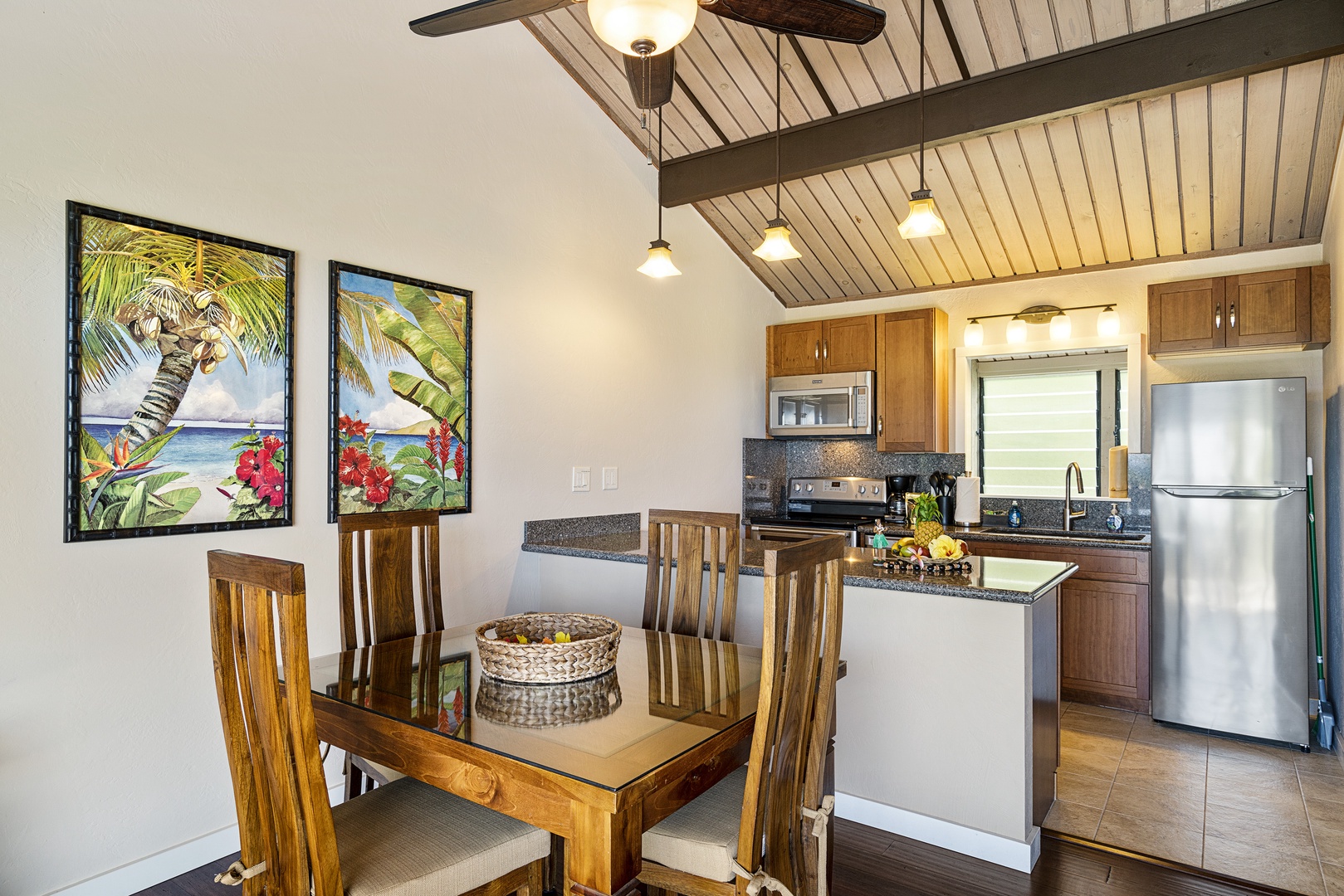 Kailua Kona Vacation Rentals, Keauhou Resort 113 - Indoor dining for 4!