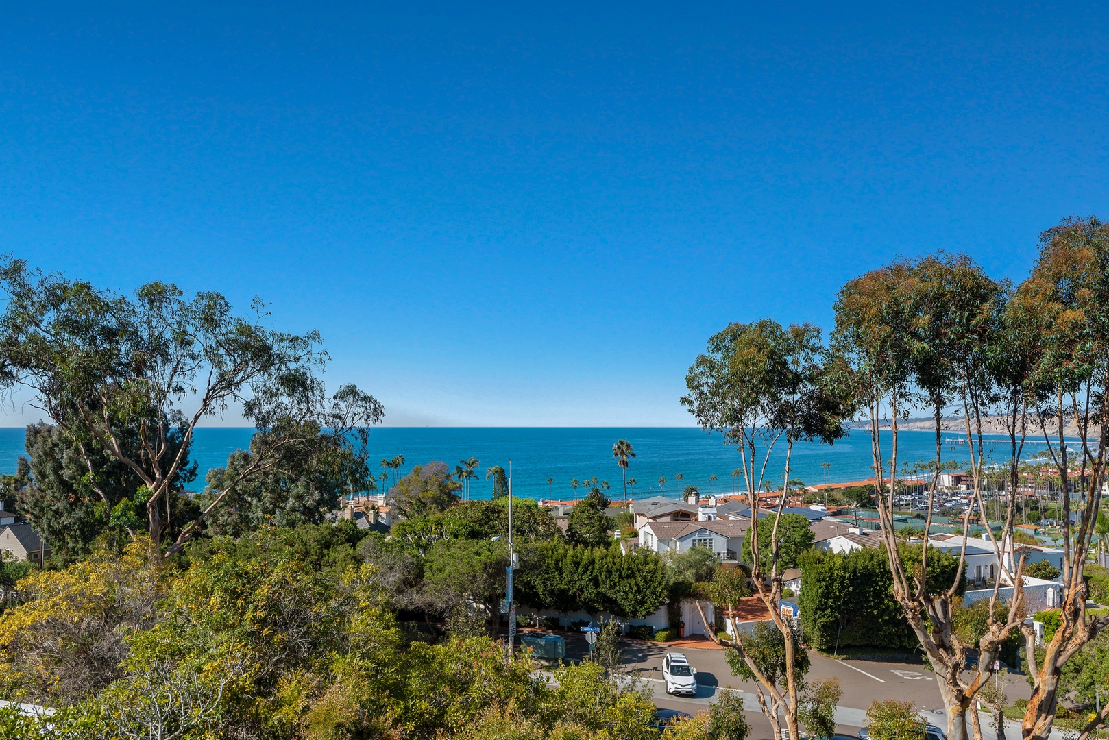 La Jolla Vacation Rentals, Coastal Lookout - Primary bedroom private balcony with pure serenity.
