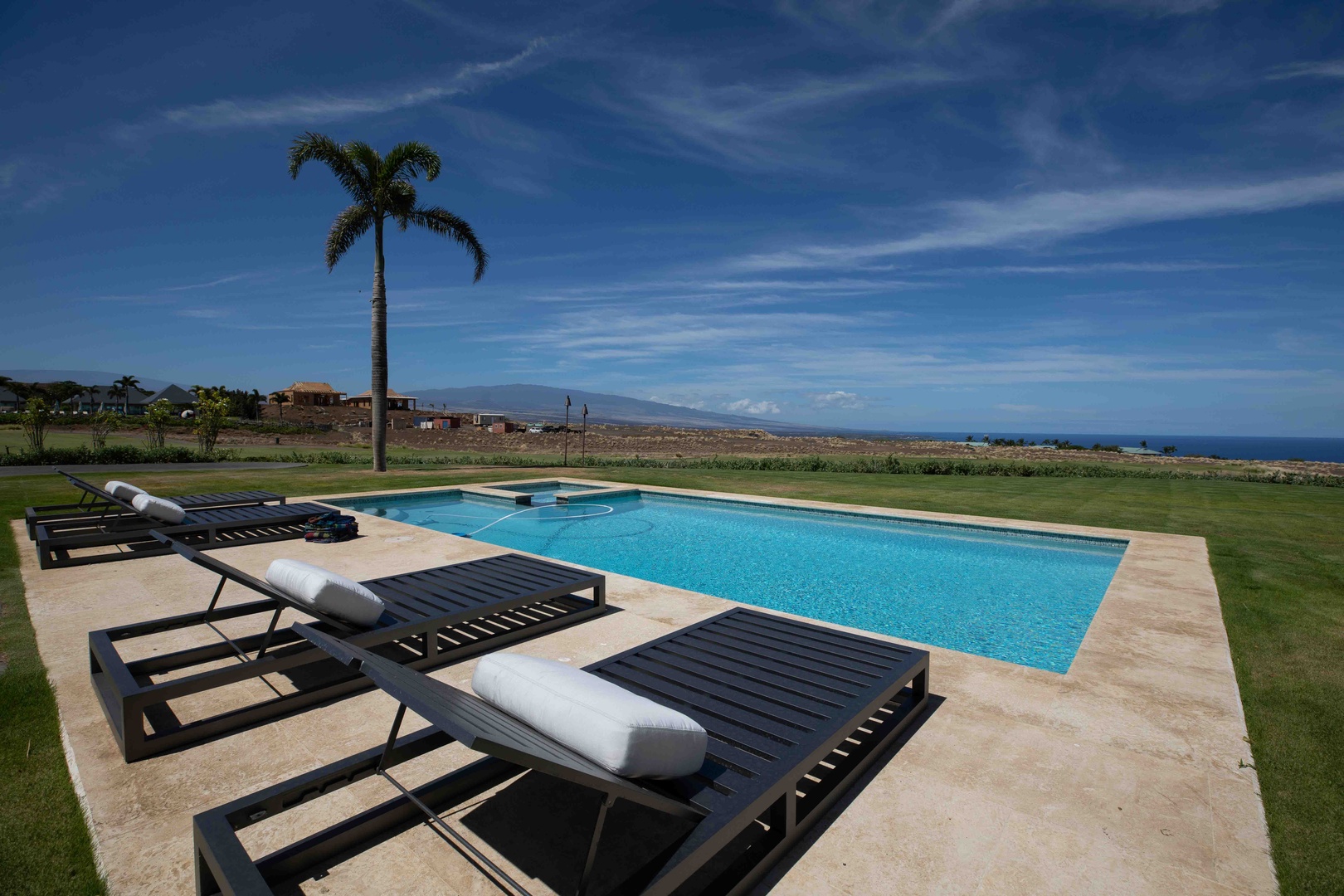 Kamuela Vacation Rentals, Hapuna Estates #8 - Gaze at the mountains or watch the players on hole # 8 golf, while sunbathing