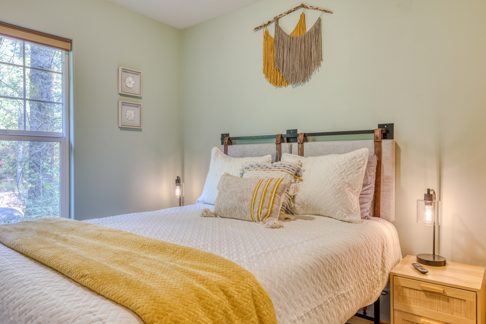 Brightwood Vacation Rentals, Riverside Retreat - The warm touches in this bedroom really make it feel like home