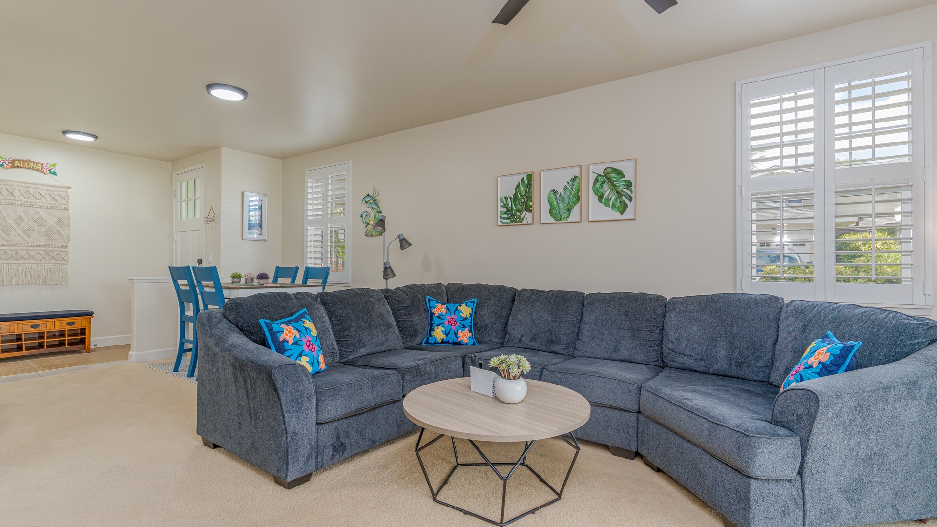 Kapolei Vacation Rentals, Ko Olina Kai 1027A - Plenty of seating to entertain.