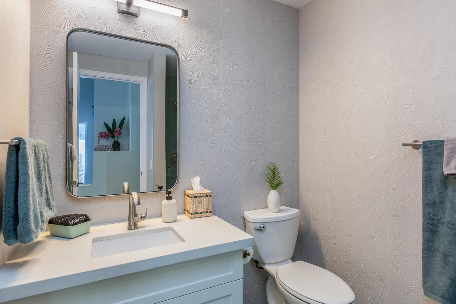 Princeville Vacation Rentals, Sea Glass - With a single vanity area.