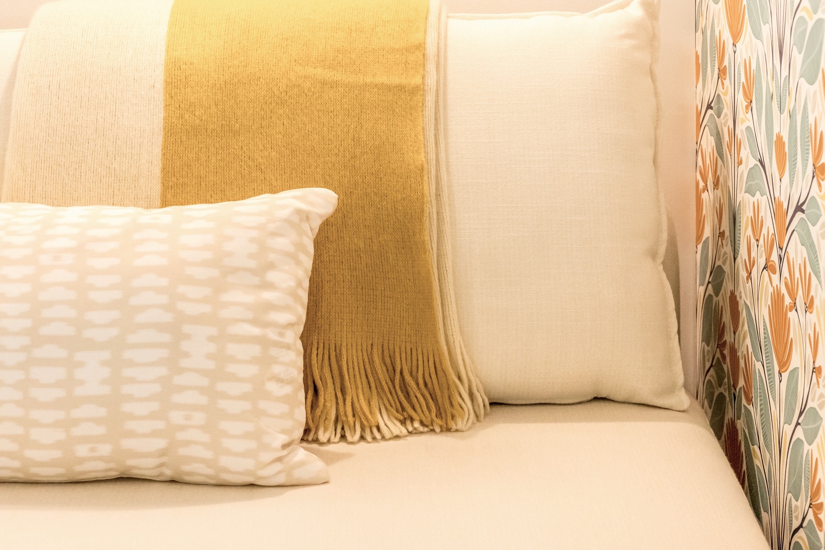 Kailua Kona Vacation Rentals, Keauhou Kai C301 - Fringed throw and soft cotton, the layers that make the loft feel finished.