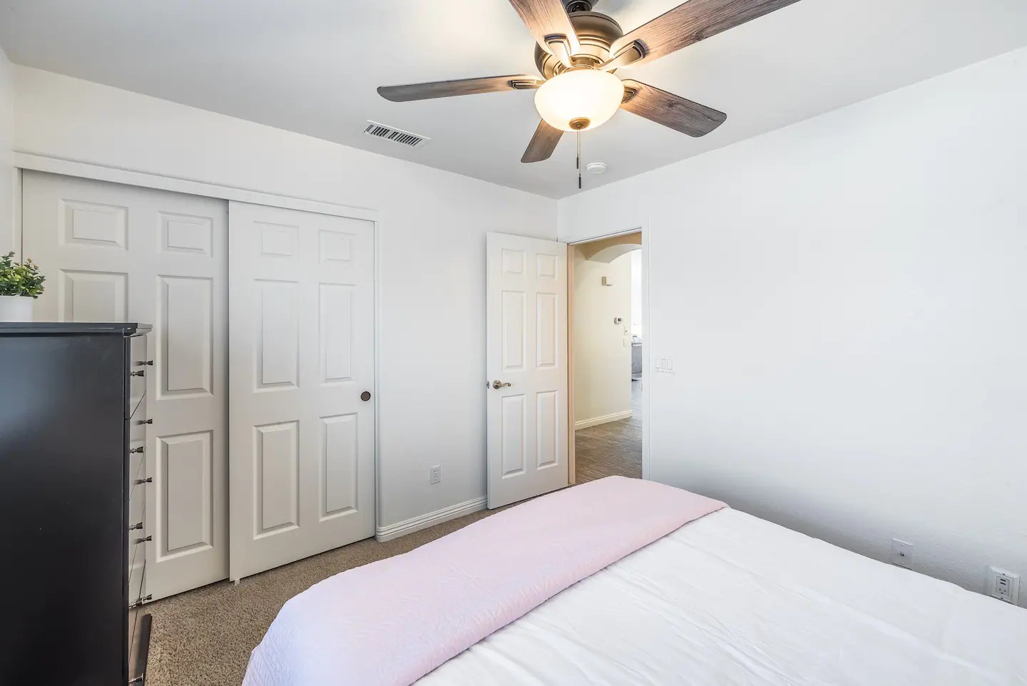 Goodyear Vacation Rentals, Foothills Sunny House - Bed