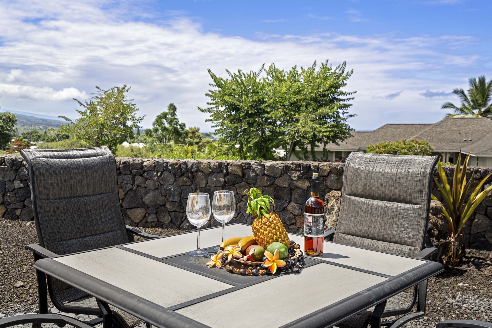 Kailua Kona Vacation Rentals, Kahakai Estates Hale - Cheers to intimate moments poolside, one romantic wine toast at a time.