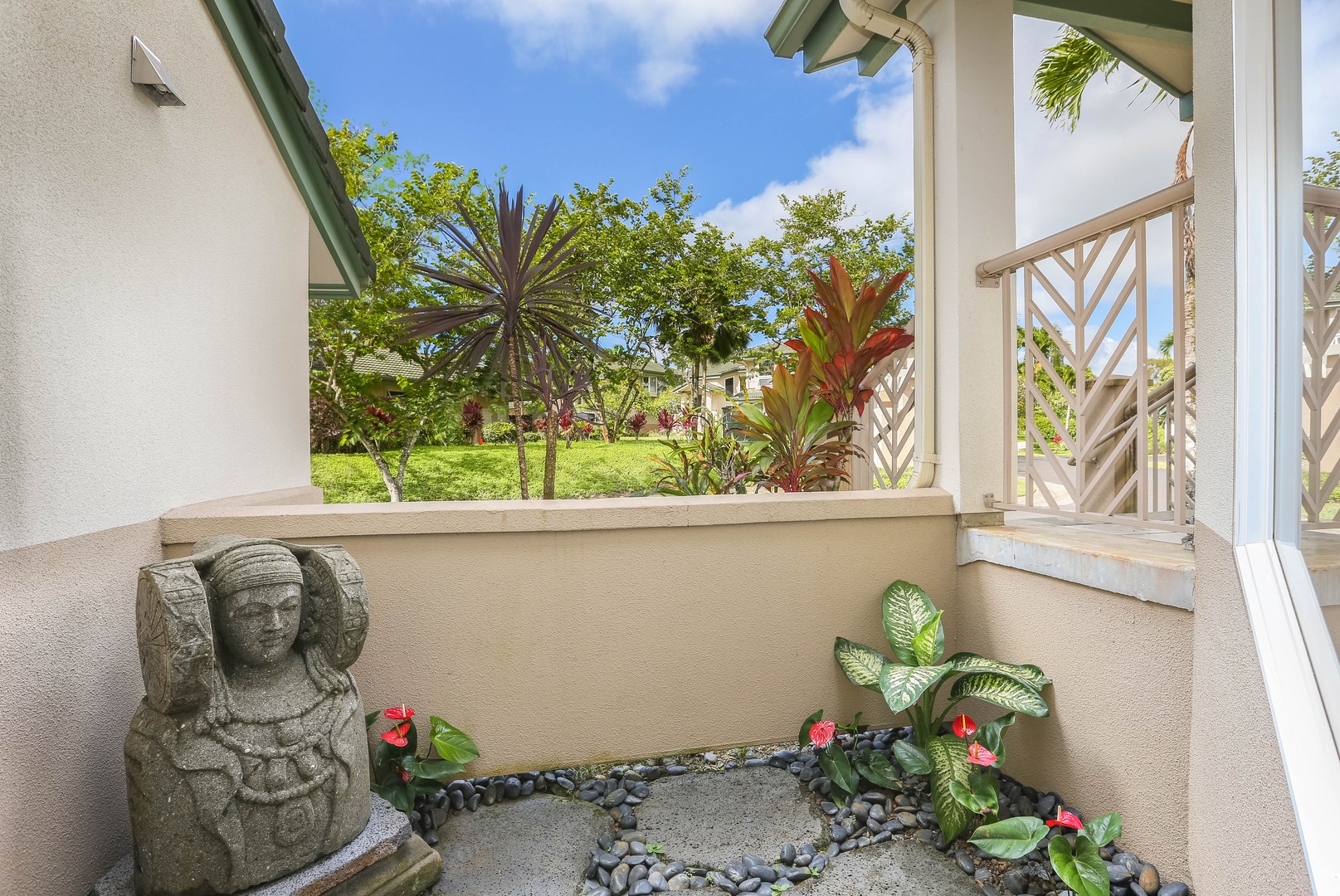 Princeville Vacation Rentals, Nohea Villa - The private lanai has peaceful garden views and a serene ambiance.