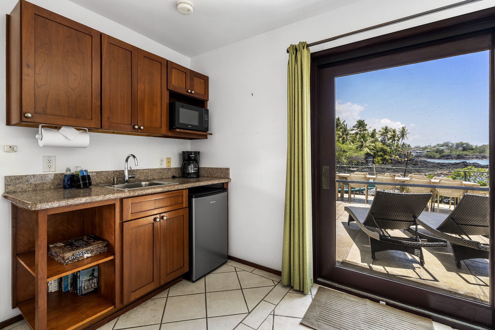 Kailua Kona Vacation Rentals, Kona's Shangri La - First floor kitchenette