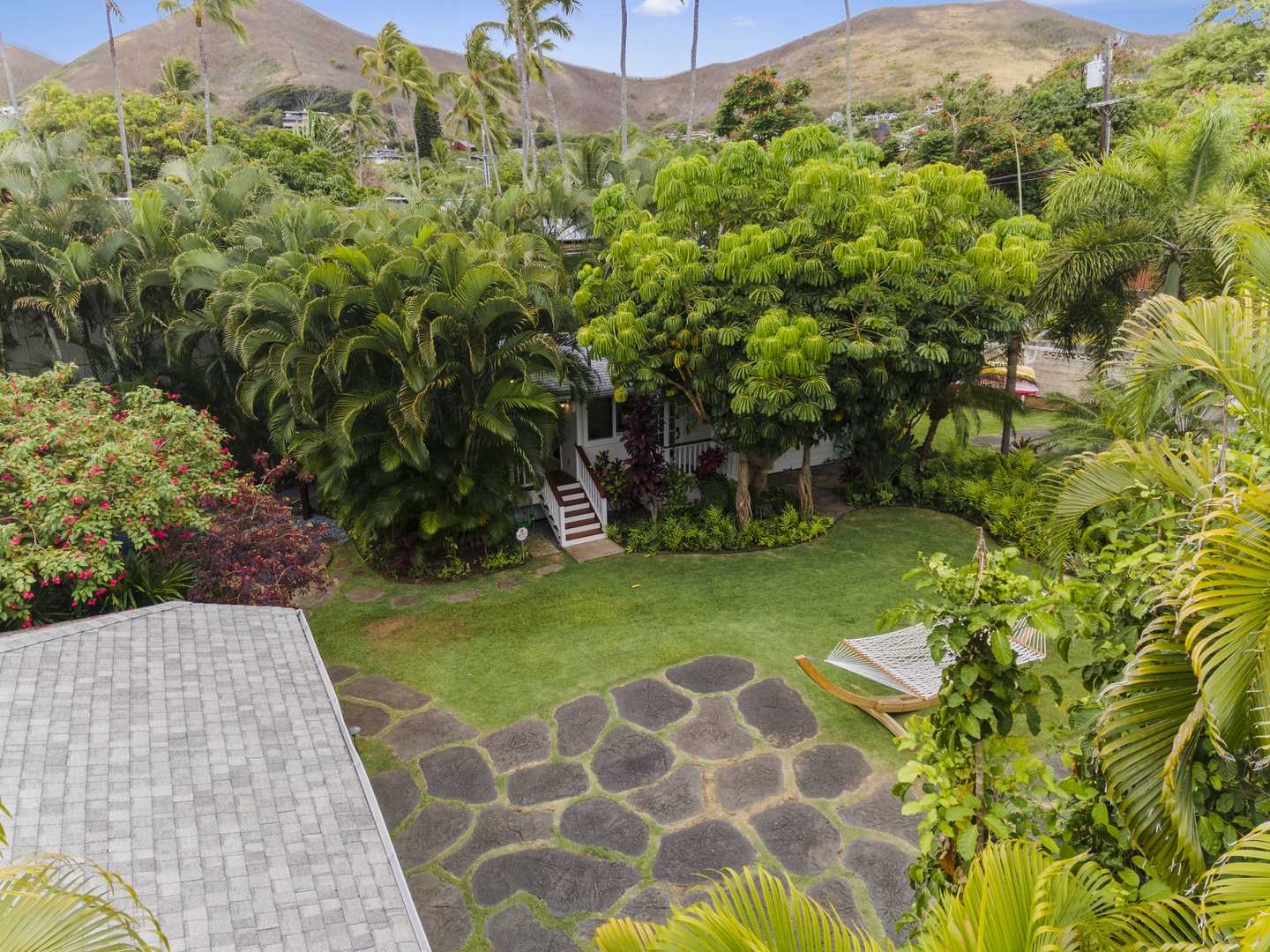 Kailua Vacation Rentals, Lanikai Ohana Hale - Tranquil Backyard