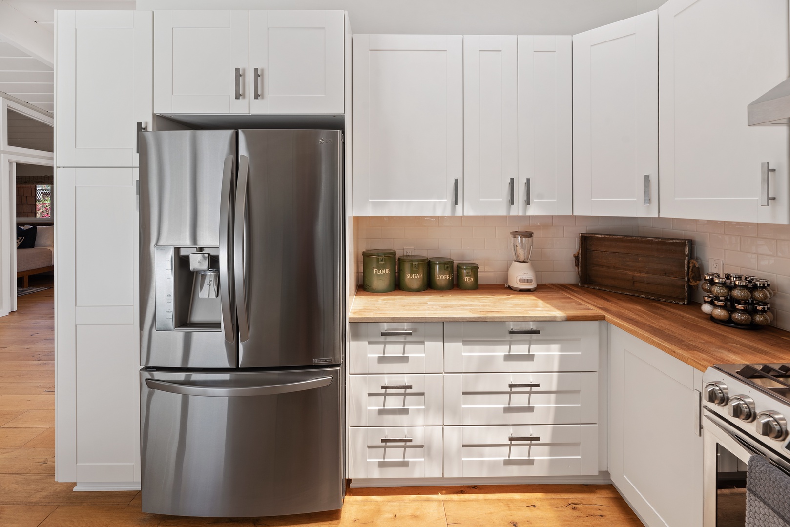 Del Mar Vacation Rentals, Del Mar Zuni Delight - Kitchen has a spacious fridge