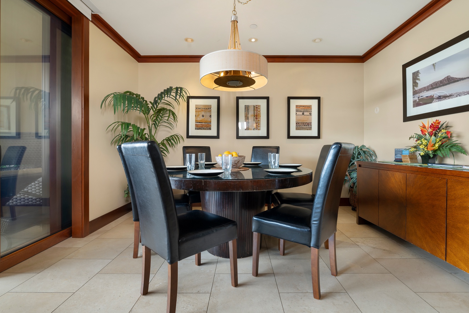 Kapolei Vacation Rentals, Ko Olina Beach Villas O1105 - Dining space seats six and provides connection to both kitchen and living area.