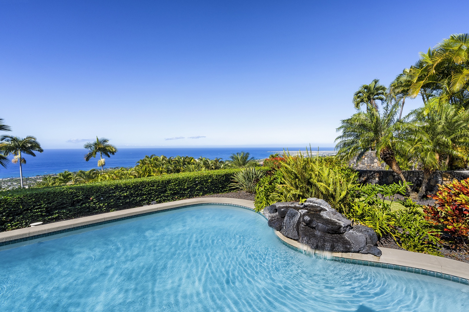 Kailua Kona Vacation Rentals, Hale Aikane - Enjoy the tranquil waterfall pool feature!