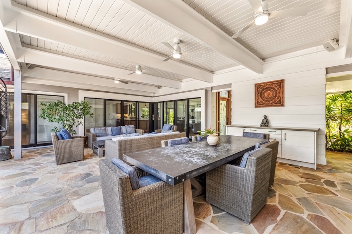 Kailua Vacation Rentals, Hale Ohana - The outdoor dining space comfortably seats six.