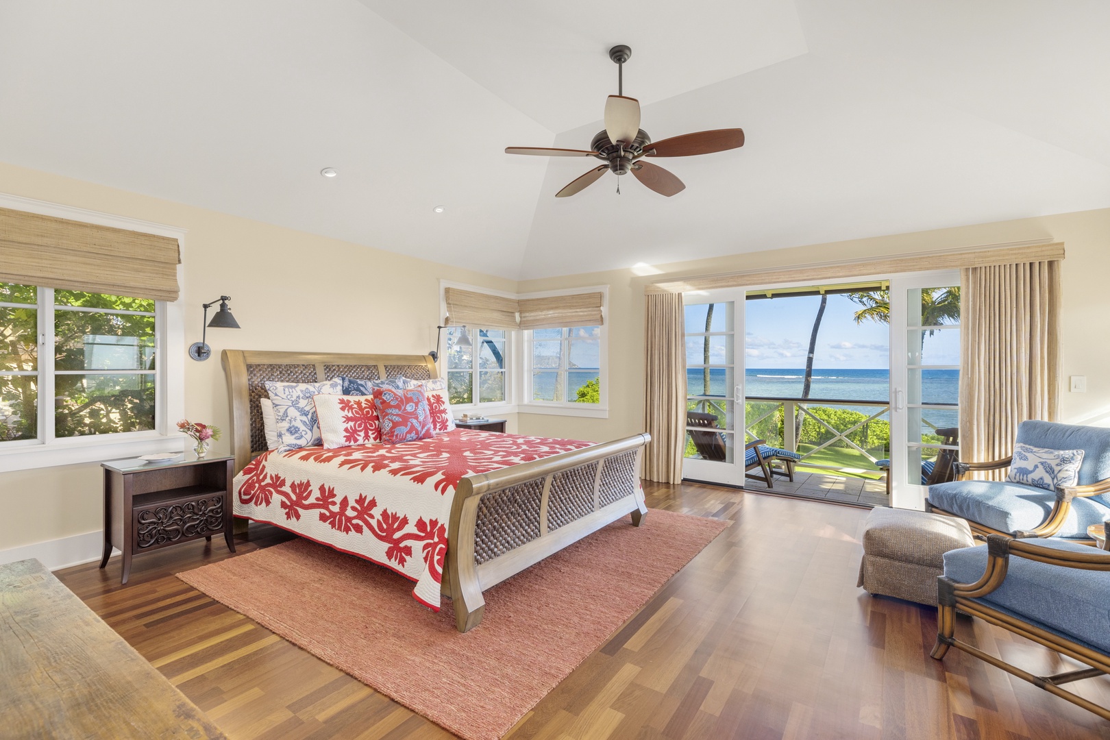 Honolulu Vacation Rentals, Kahala Beachside Estate - Upstairs master bedroom - Kapa Suite