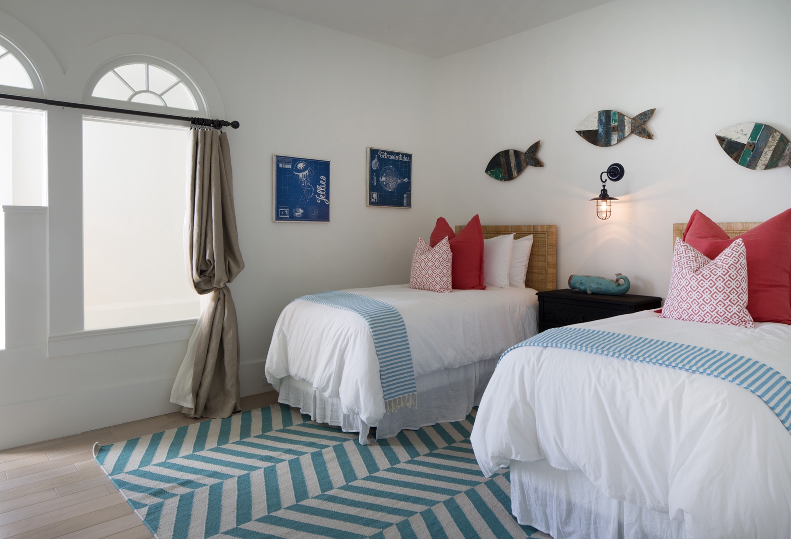 Kailua Vacation Rentals, Lanikai Village* - The Villa at Wailea Point: Guest bedroom with two twin beds and coastal decor.
