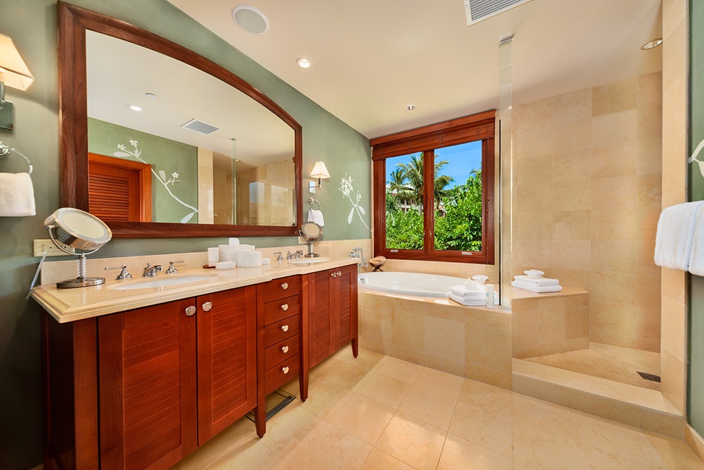 Wailea Vacation Rentals, Royal Ilima A201 at Wailea Beach Villas* - A201 Royal Ilima - The Second Primary Bedroom Suite with Direct Pool Ocean and...