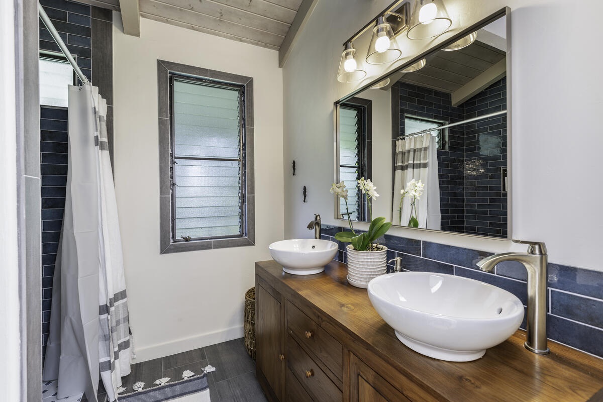 Princeville Vacation Rentals, Hale Kalani - Primary bathroom with large walk-in shower