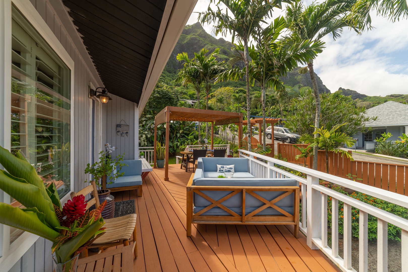 Kaaawa Vacation Rentals, Pali Kai - Outdoor Lanai with Mountain View in the background