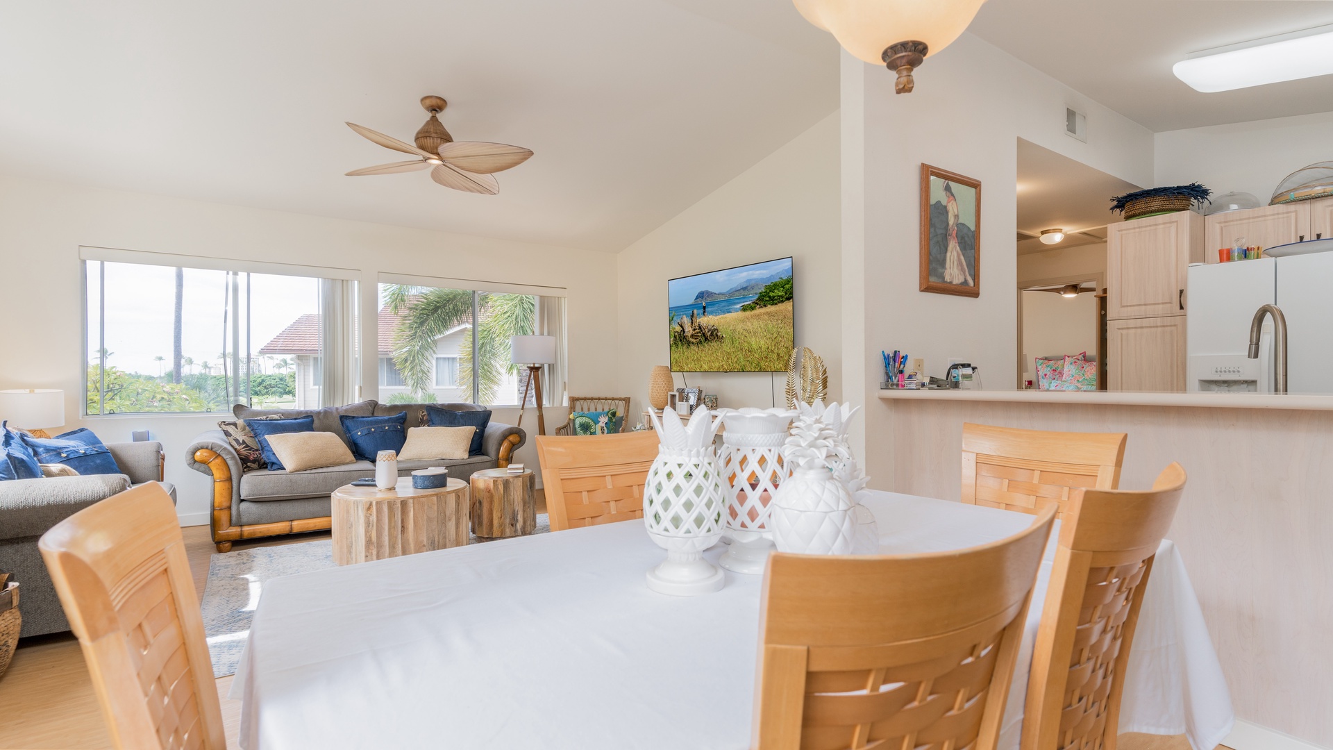 Kapolei Vacation Rentals, Fairways at Ko Olina 4A - Dine with a view and converse with the chef.