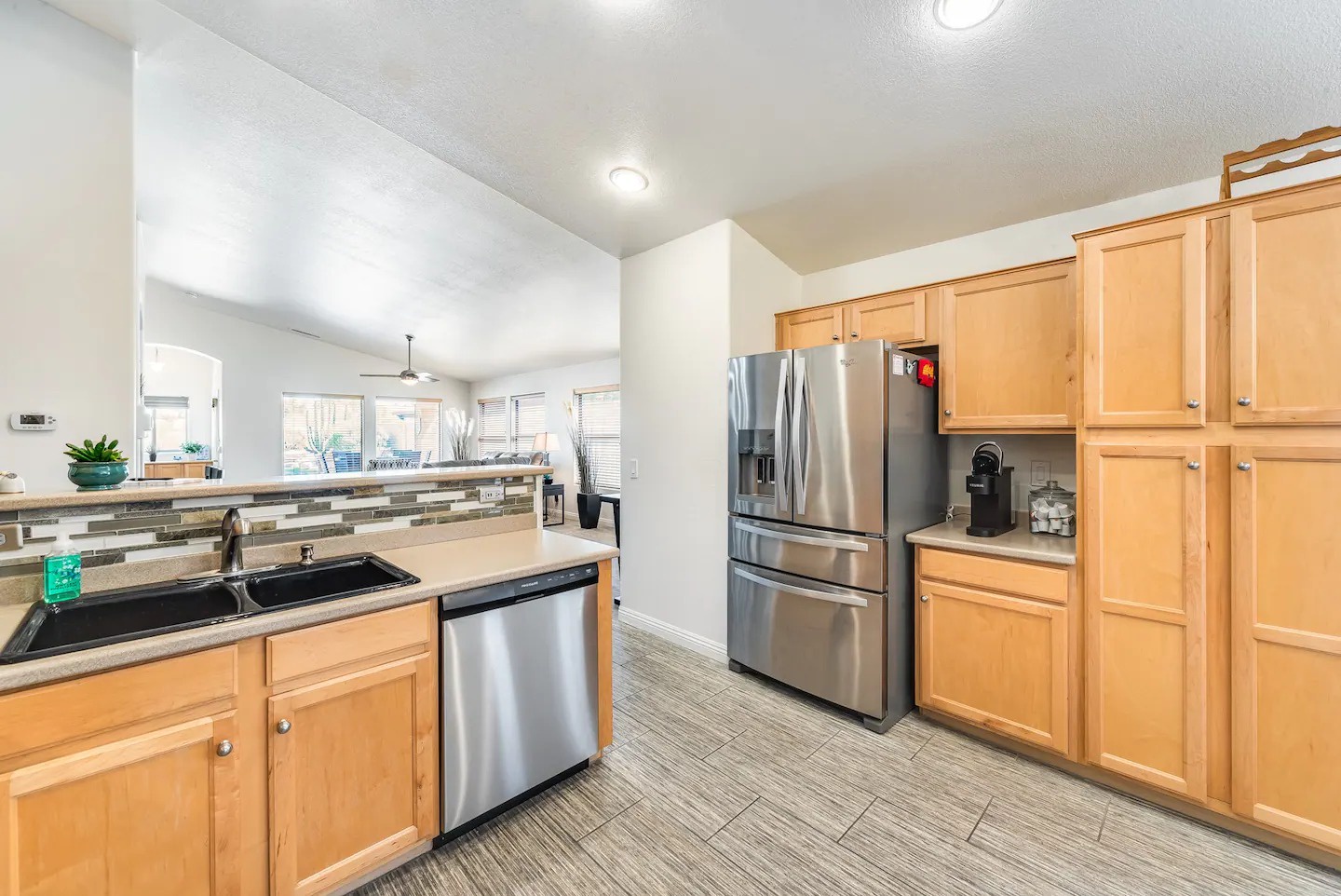 Goodyear Vacation Rentals, Foothills Sunny House - Dishwasher