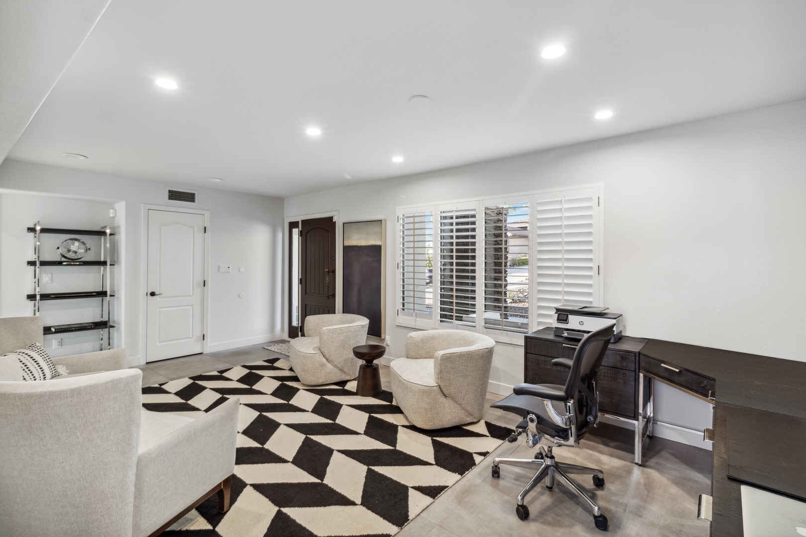 Phoenix Vacation Rentals, Majestic Mountain Views at Piestewa Peak Paradise - Additional living area