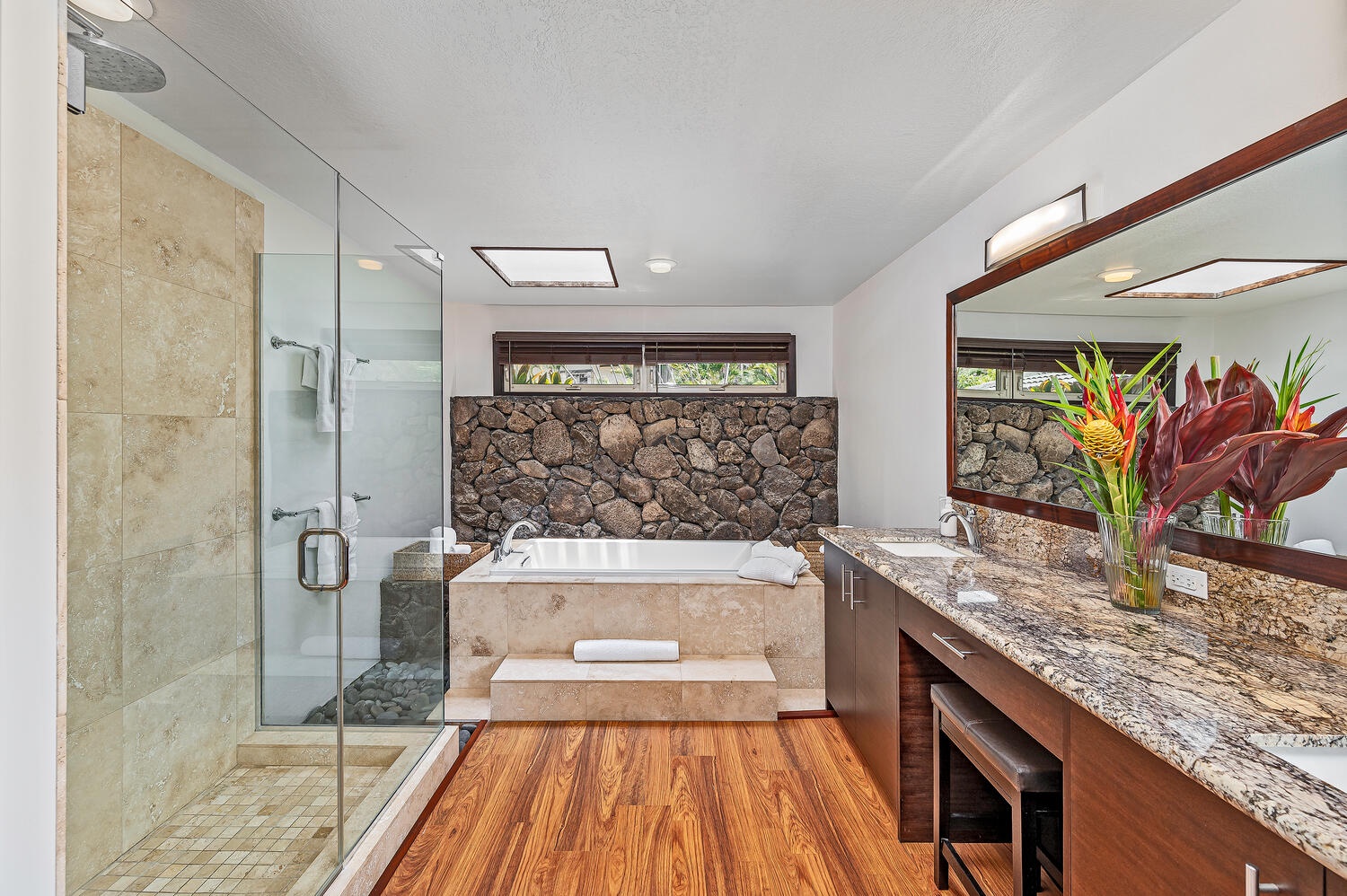 Honolulu Vacation Rentals, Nani Wai - Primary suite evoking spa-like serenity for your relaxation.