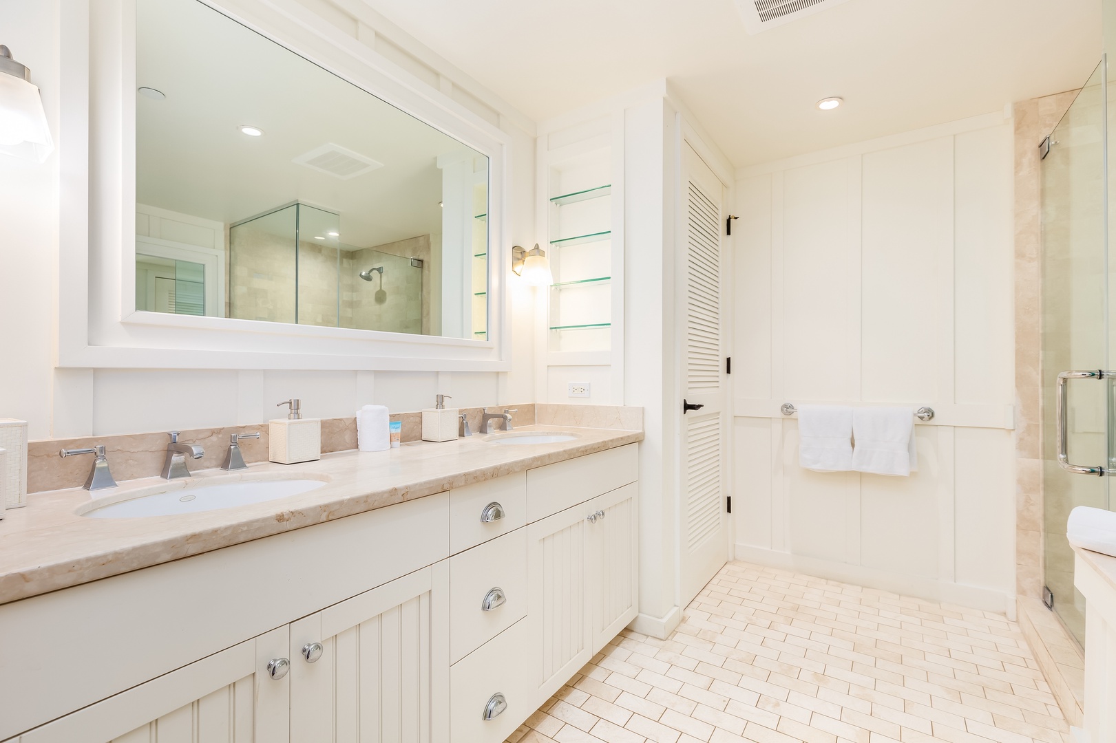 Kahuku Vacation Rentals, Turtle Bay Villas 201 - Bathroom