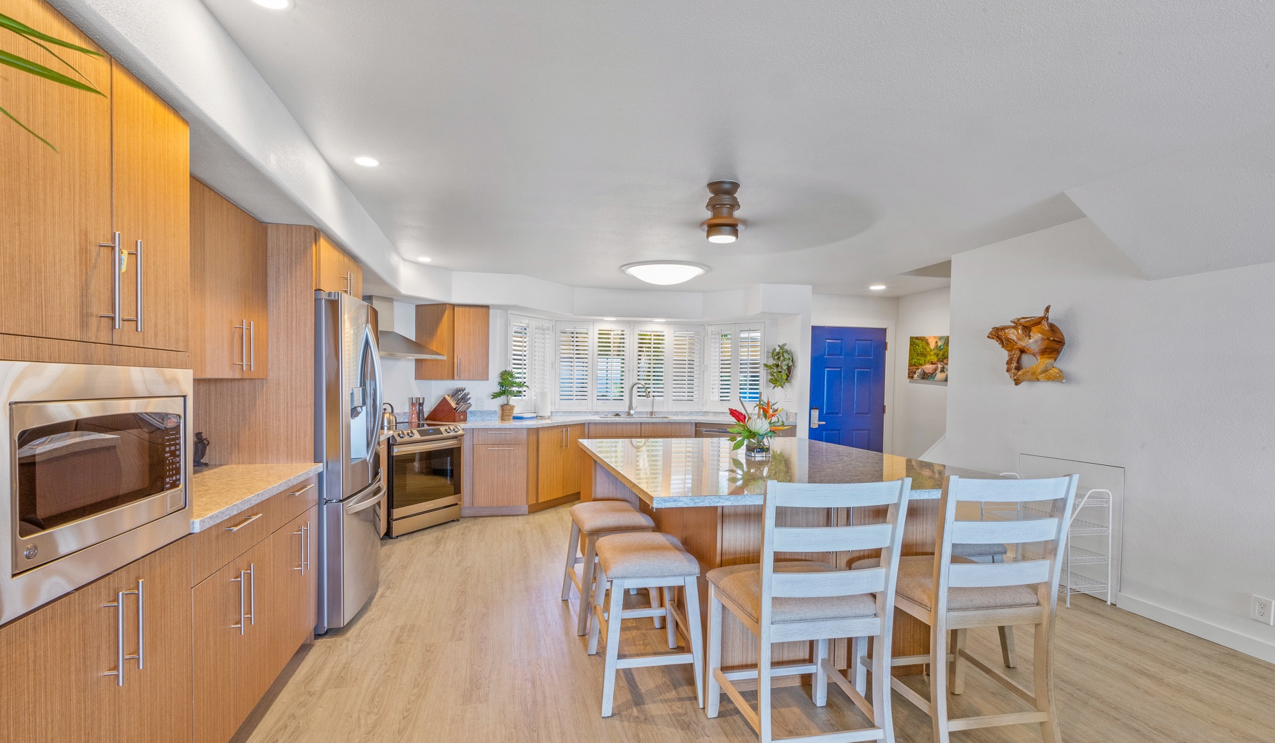 Lahaina Vacation Rentals, Puamana 254-2 - Enjoy seamless flow and connection with an open concept space.