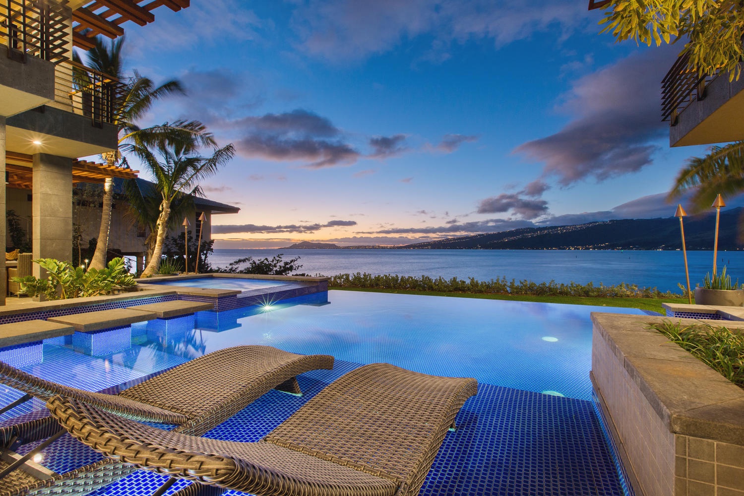 Honolulu Vacation Rentals, Maunalua Bay Estate 4 Bedroom - Infinity pool sunset views