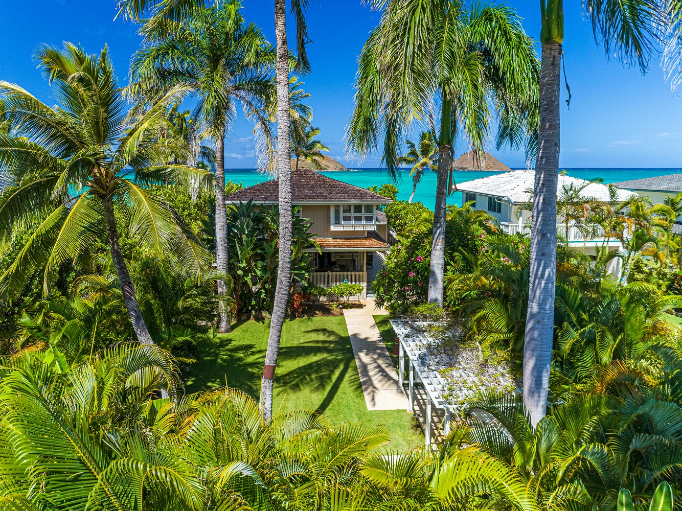 Kailua Vacation Rentals, Lanikai Seashore - Tropical, two-story vacation rental just steps away from the renowned Lanikai Beach