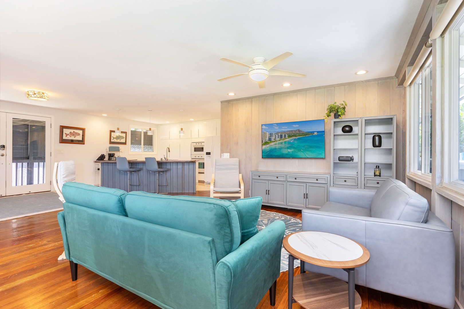 Haleiwa Vacation Rentals, Velzey Villa (3B Vacation Home) - Seamless living and kitchen layout designed for togetherness, whether preparing meals or relaxing as a group.