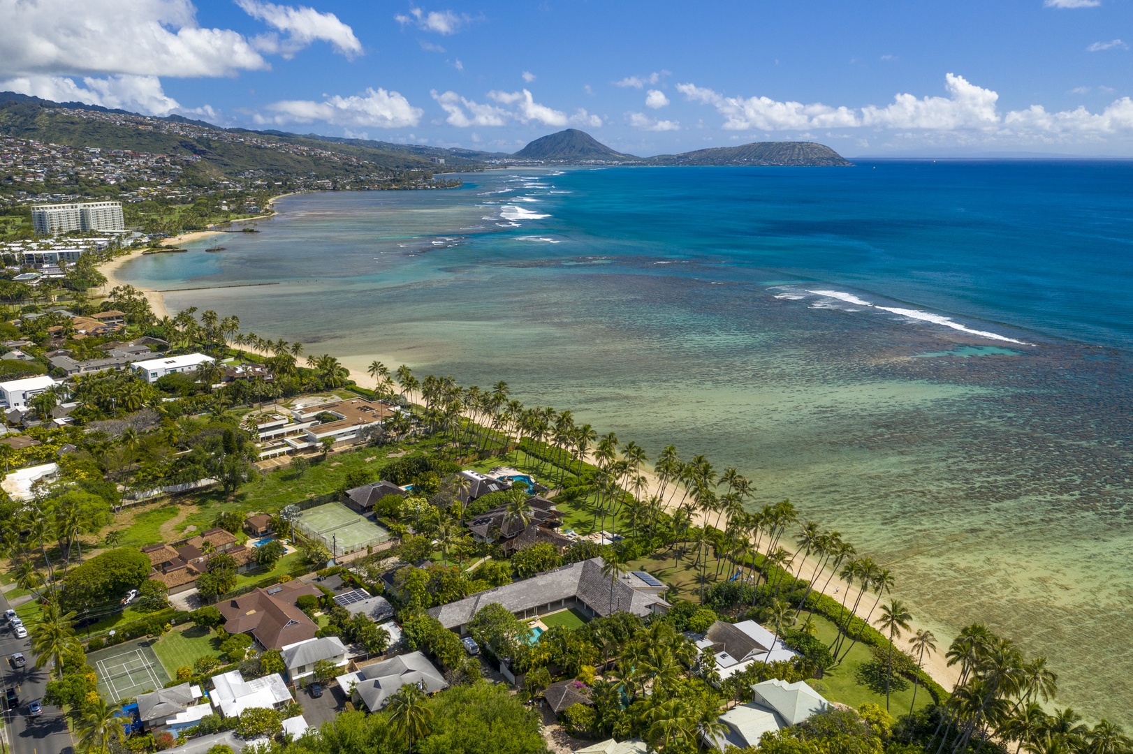 Honolulu Vacation Rentals, Kahala Beachside Estate - Beautiful turquoise blues, just steps away