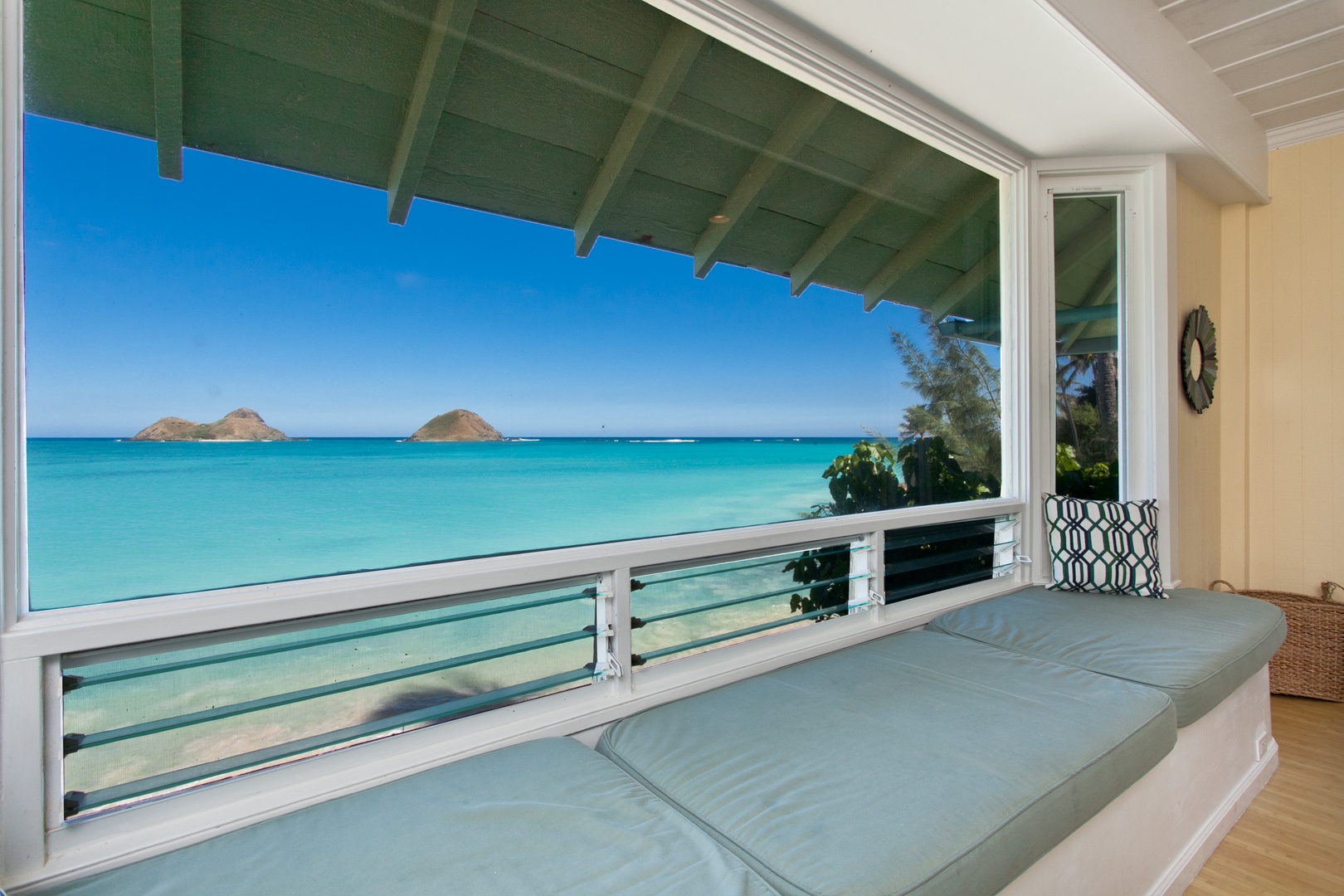 Kailua Vacation Rentals, Hale Kainalu* - Ocean view nook, a charming window seat easily transformed into a daybed.
