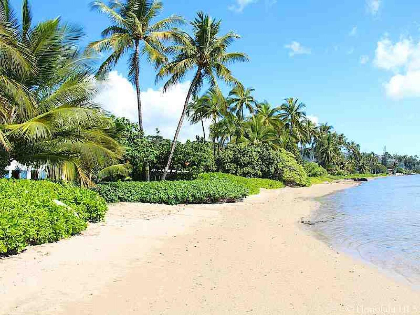 Honolulu Vacation Rentals, Hale Laulea - Close to beautiful sandy beaches!