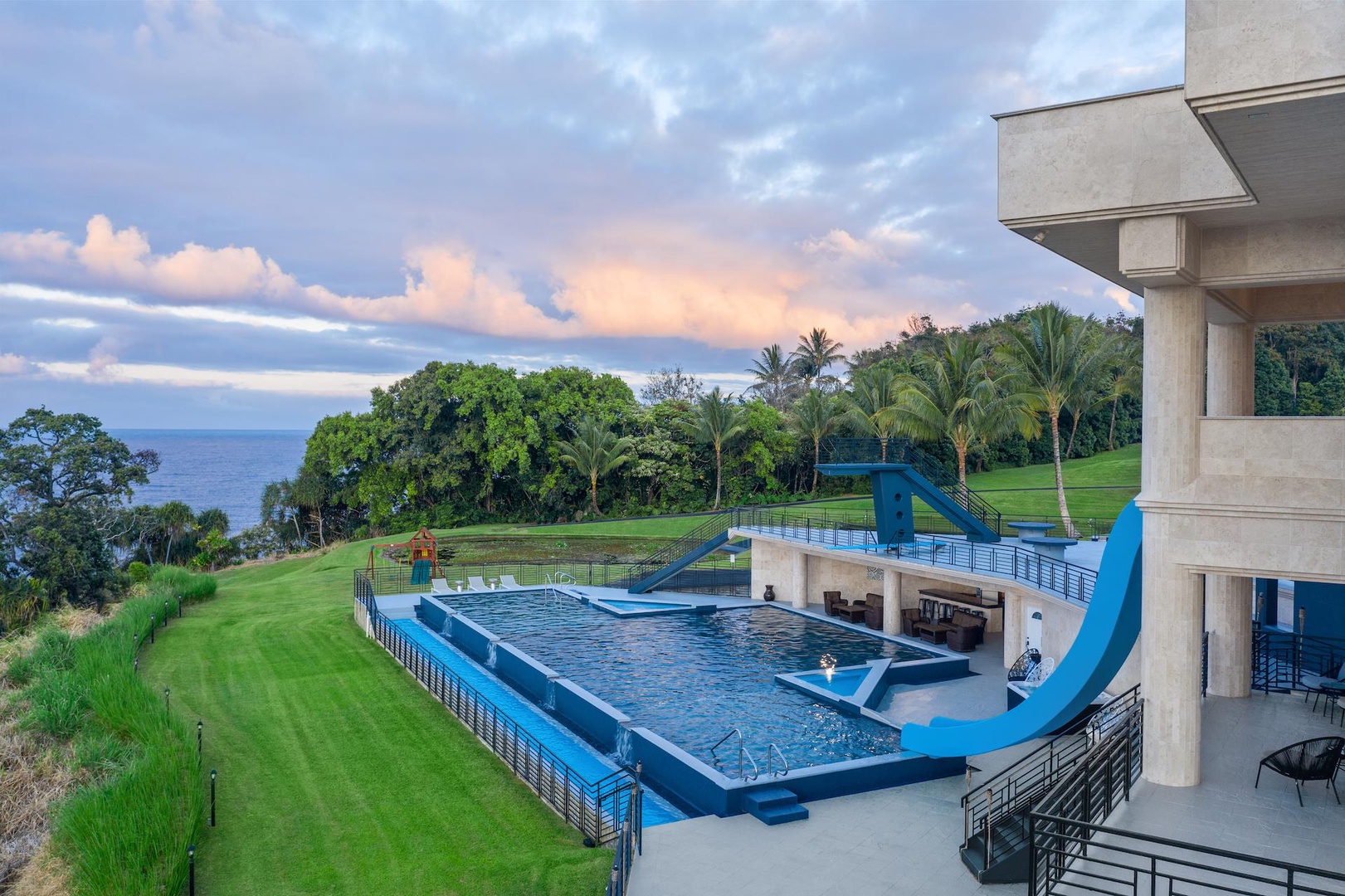 Ninole Vacation Rentals, Waterfalling Estate** - Private pool w/32’ high platform dive, diving board, and waterslide.