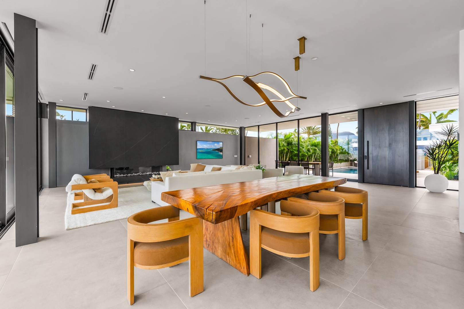 Kailua Vacation Rentals, Kailua Beach Escape - Settle in for long breakfasts and memorable dinners around this striking handcrafted table.