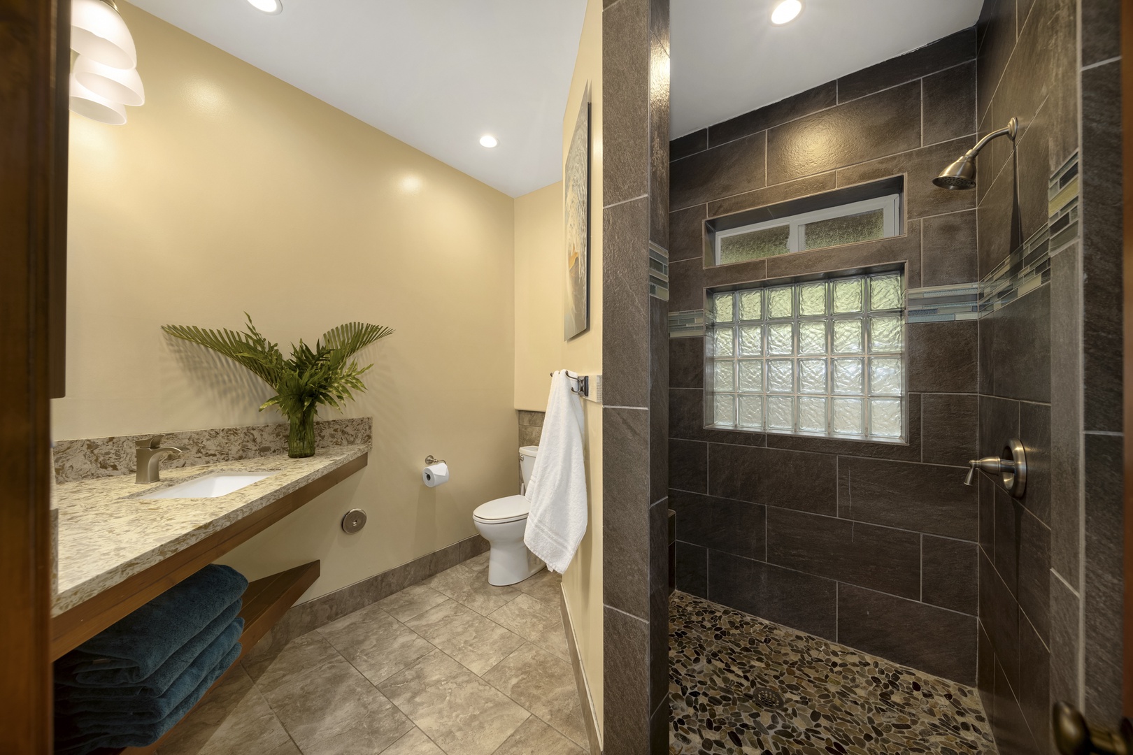 Haleiwa Vacation Rentals, Waimea Dream - The downstairs bathroom has another walk-in shower.